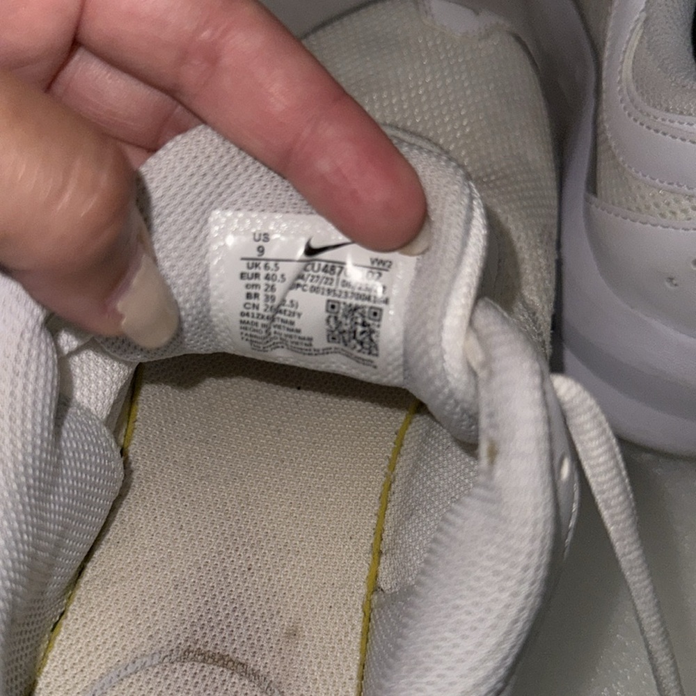 Nike Air Max Women’s Sneakers White Gray Size 9 - Picture 6 of 7